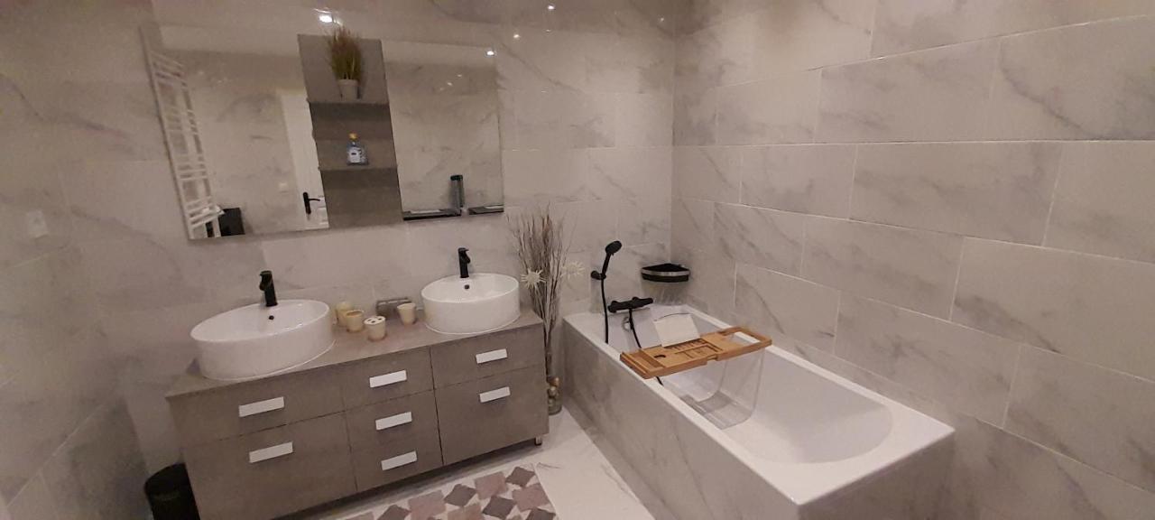 Gite Et Spa 21 Savigny-le-Sec Екстериор снимка